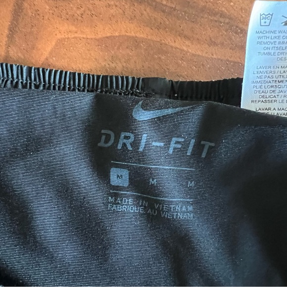 Men’s Nike Dri Fit running shorts with liner - Medium - Picture 2 of 3